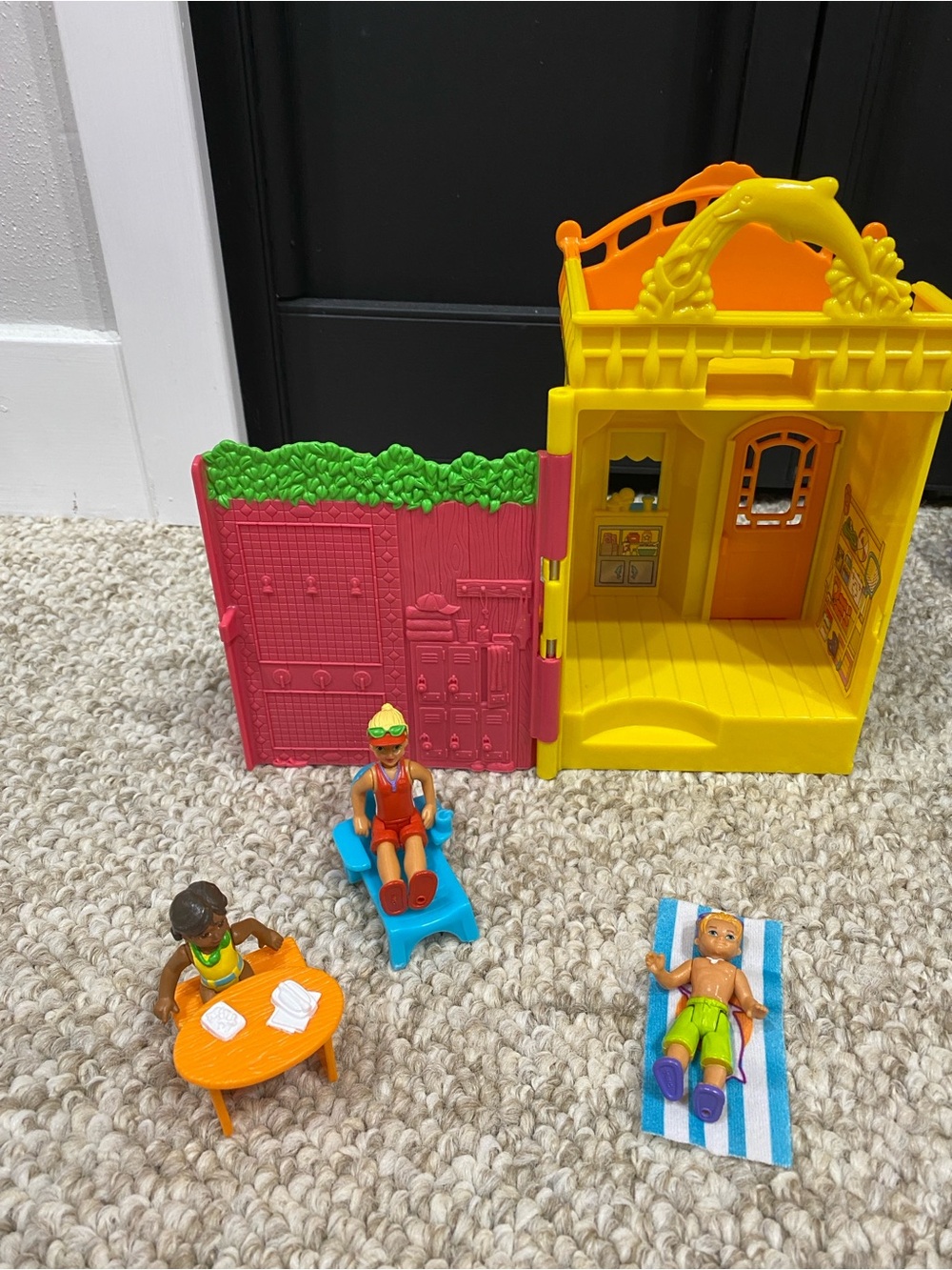 Fisher-Price Yellow and Pink Beach Playset with Blue Accessories